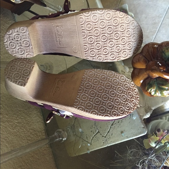 Shoes - Picture 3 of 4